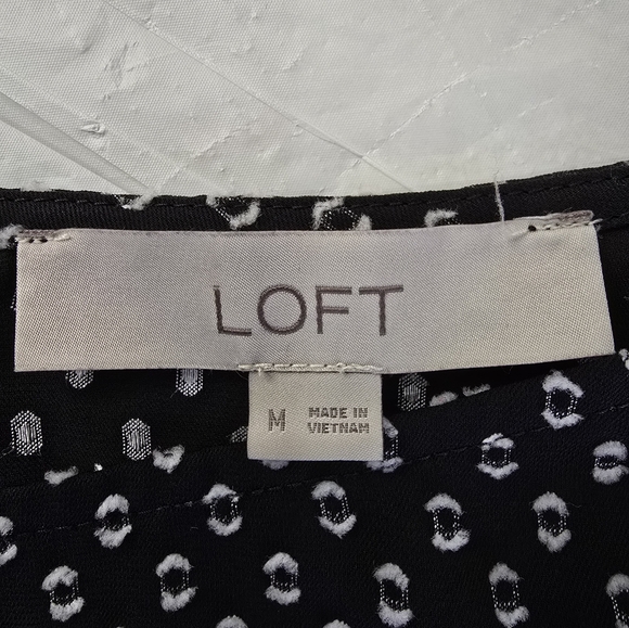LOFT Blouse Black White Raised Dot 3/4 Sleeve Ruffle Cuffs Officewear M - Picture 3 of 13